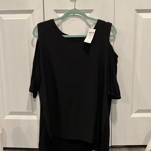 NWT Chico’s open shoulder top in black.  Size 3 (us 14-16)